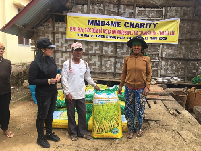 Chương trình từ thiện phát lúa giống và vật nuôi cho bà con nghèo tại xã Đắk Liêng và xã Yang Tao