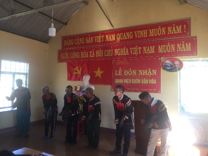 Buôn Trang Yuk, Xã Krông Nô, huyện Lắk đón nhận danh hiệu Bôn Văn hóa