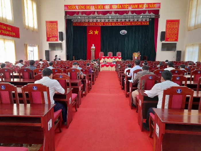 Họp Trung tâm Chỉ huy phòng chống dịch Covid-19 để triển khai công tác phòng, chống dịch Covid-19 trên địa bàn huyện