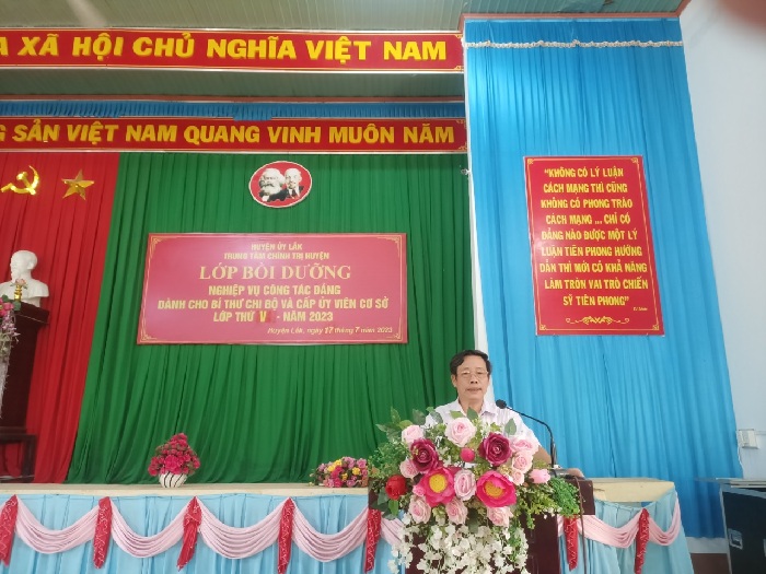 Huyện Lắk: Bế giảng lớp Bồi dưỡng nghiệp vụ công tác Đảng