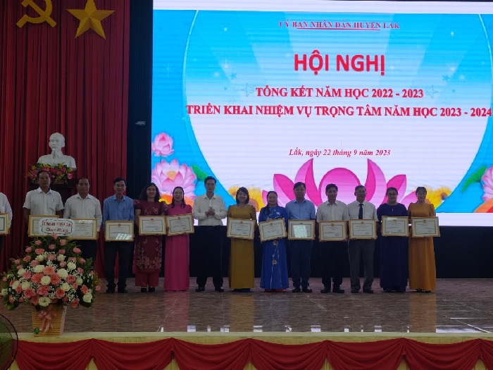 Hội nghị tổng kết năm học 2022-2023, triển khai nhiệm vụ năm học 2023-2024