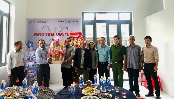 Lãnh đạo huyện Lắk thăm, chúc mừng Giáng sinh năm 2023 các cơ sở tôn giáo