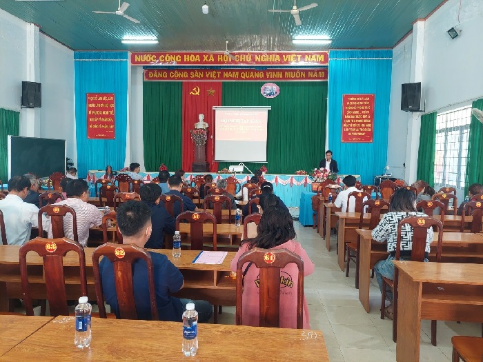 UBND huyện tập huấn Chuyển đổi số cho doanh nghiệp và hộ kinh doanh trên địa bàn huyện
