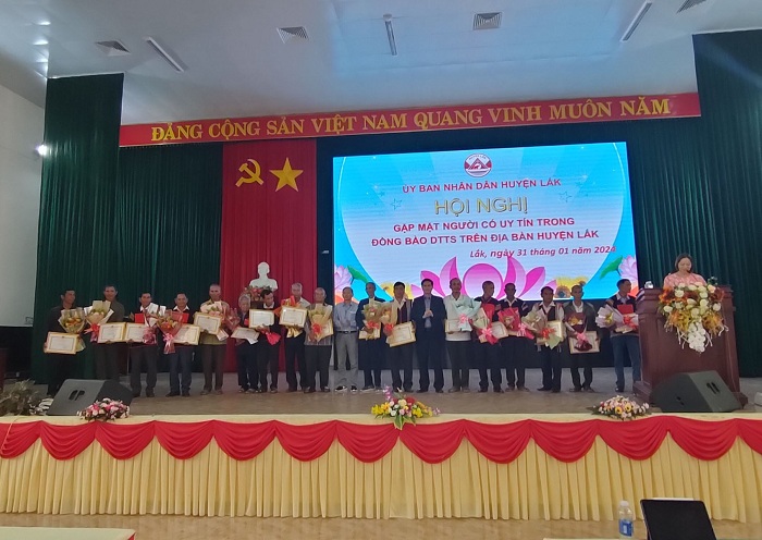 Hội nghị gặp mặt người có uy tín  trong đồng bào dân tộc thiểu số trên địa bàn huyện Lắk năm 2023