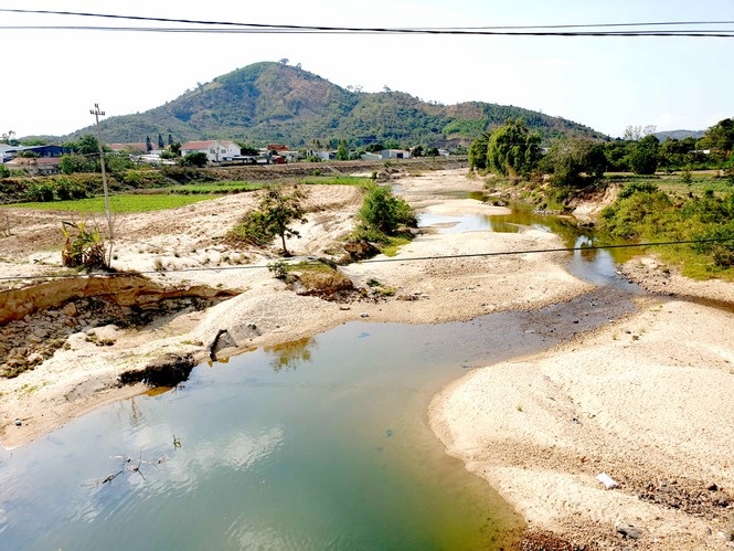 Huyện Lắk nỗ lực ứng phó với khô hạn trong vụ Đông xuân 2023-2024